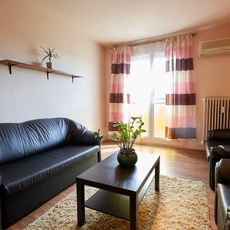 بيتْش Egyetemvaros - A. Apartman المظهر الخارجي الصورة