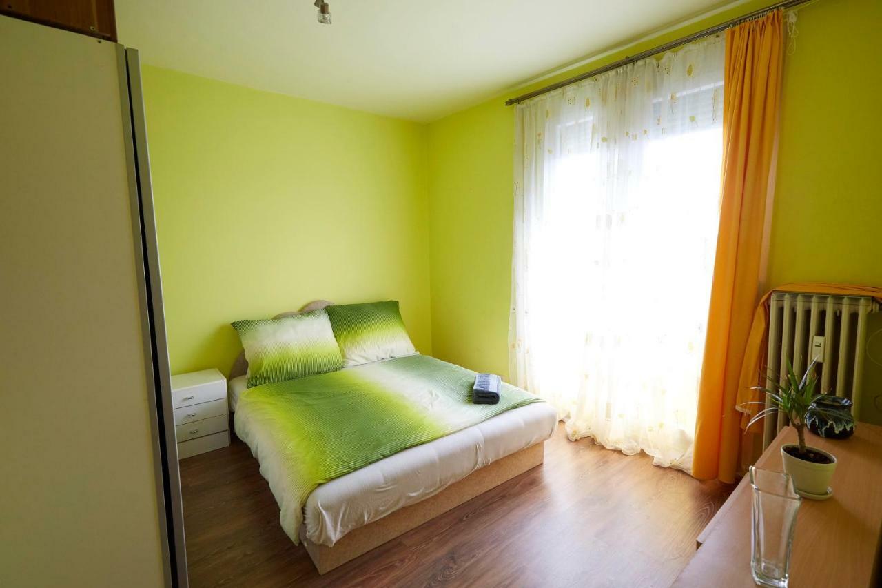 بيتْش Egyetemvaros - A. Apartman المظهر الخارجي الصورة
